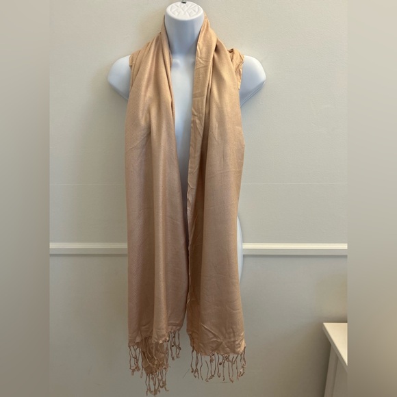 Scarf - Picture 1 of 6